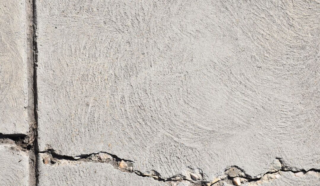 Why Summer Is a Smart Time to Fix Foundation Cracks in Lake of the Ozarks Homes